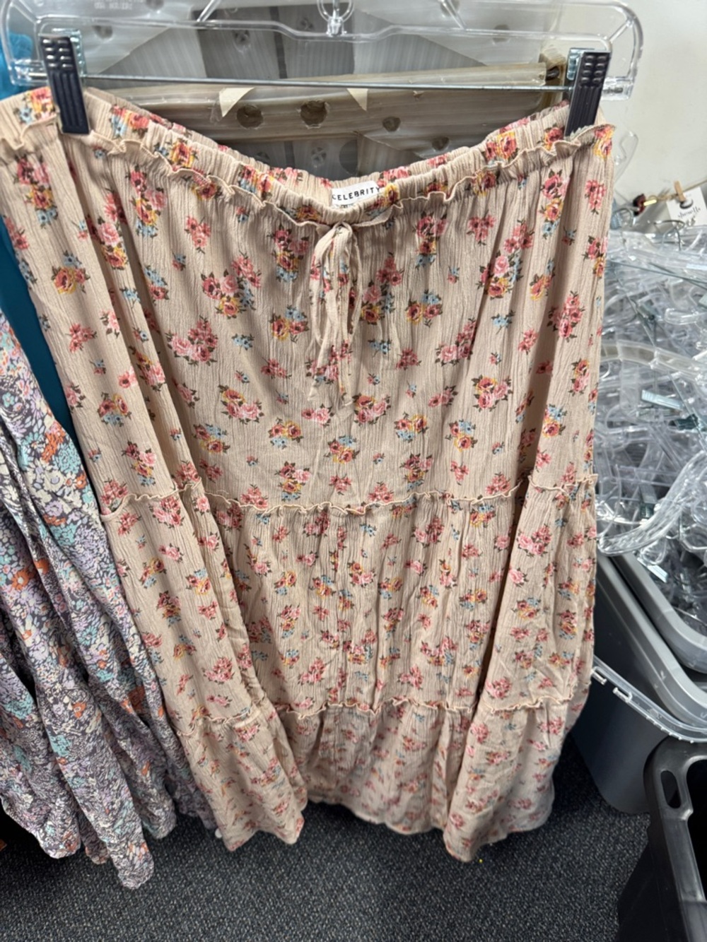 Celebrity pink skirt xxxl // 041720